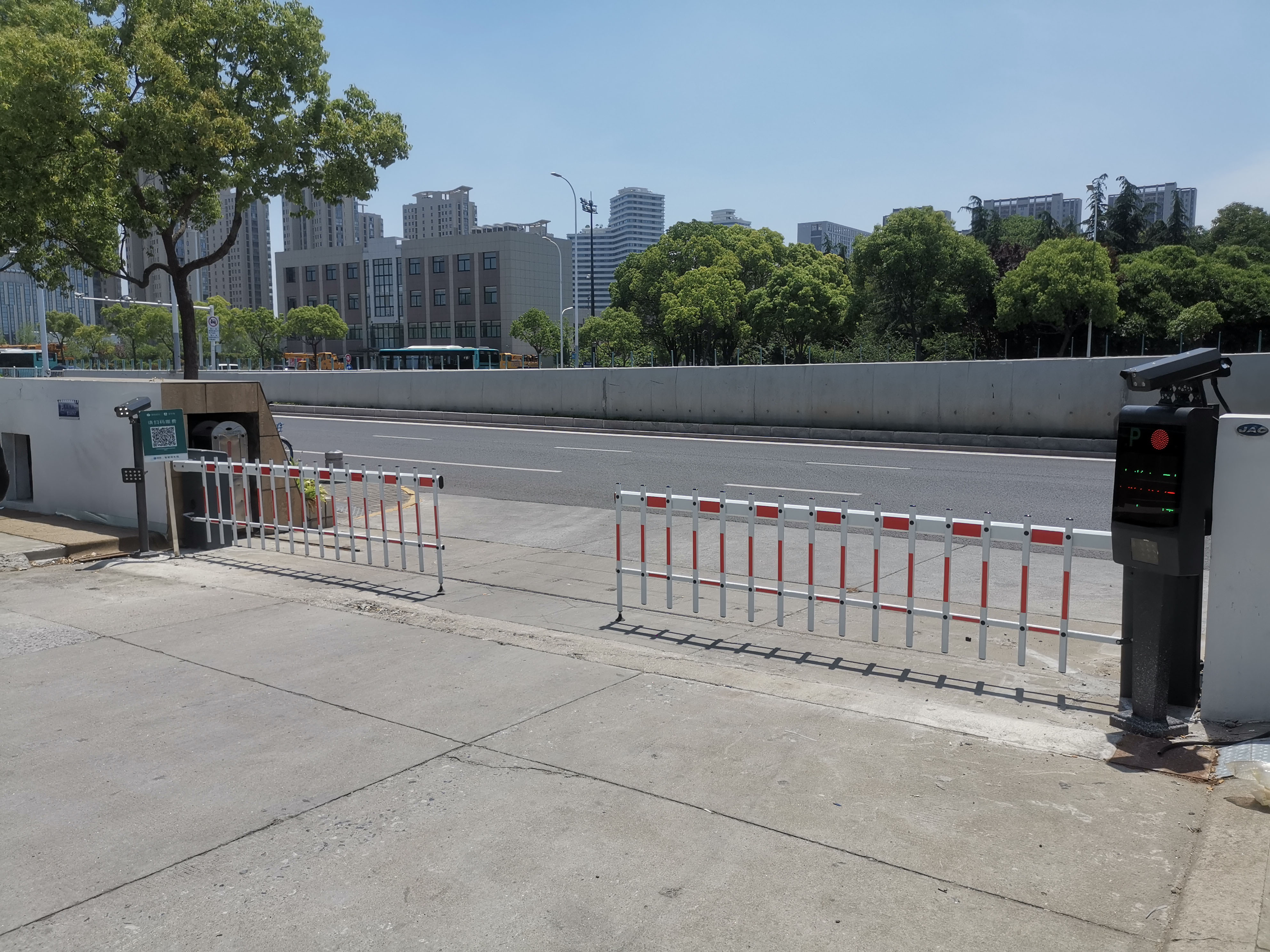 鹽城世紀(jì)大道格林豪泰酒店收費(fèi)停車場